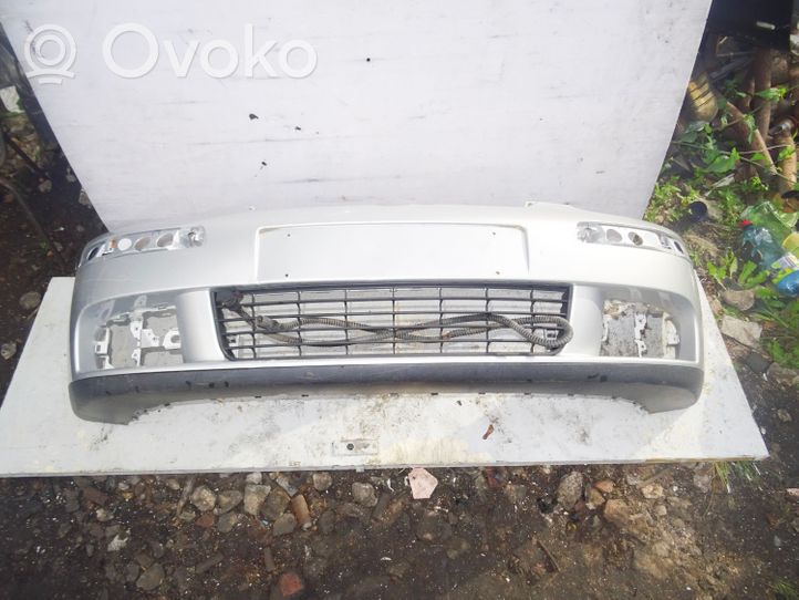 Volkswagen Golf V Zderzak przedni 1K0807217M