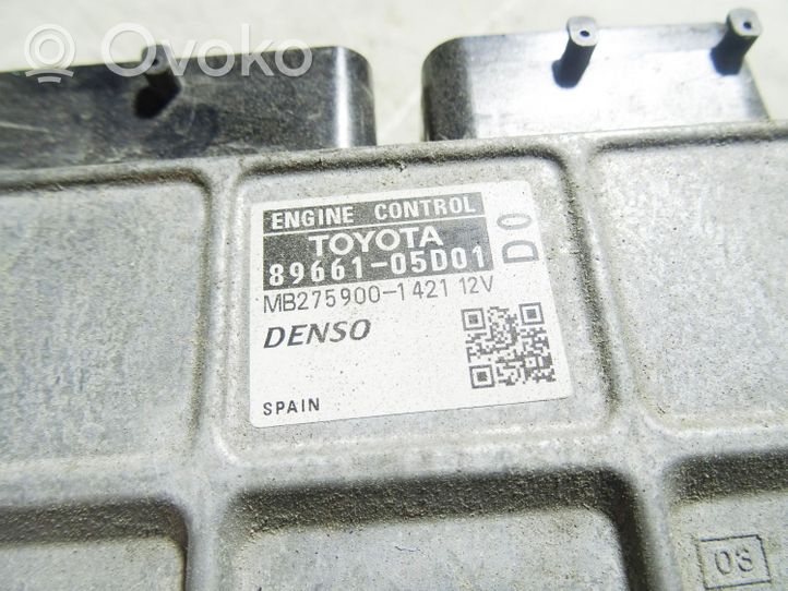 Toyota Avensis T270 Sterownik / Moduł ECU 8966105D01