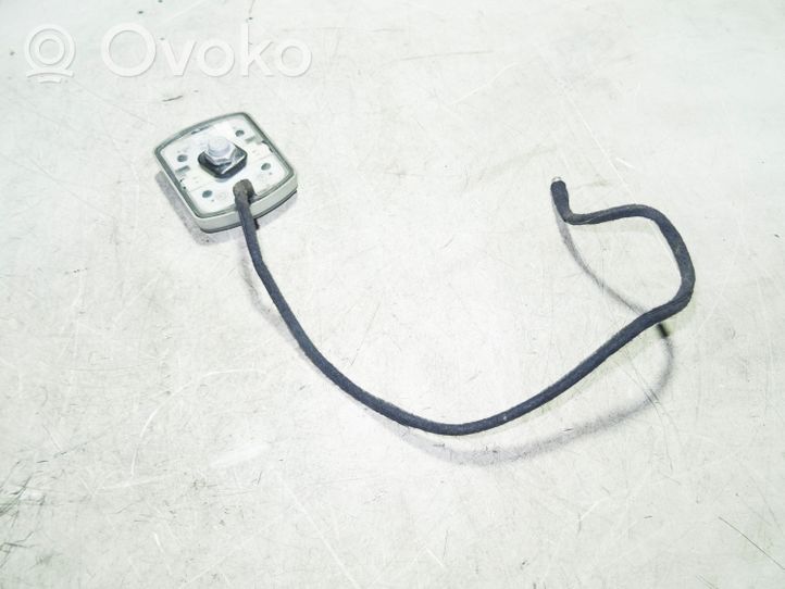 Audi A8 S8 D2 4D Antenna GPS 4D0919889