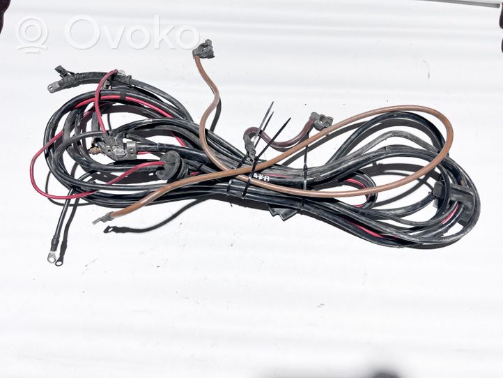 BMW 8 E31 Cable positivo (batería) 12421737744