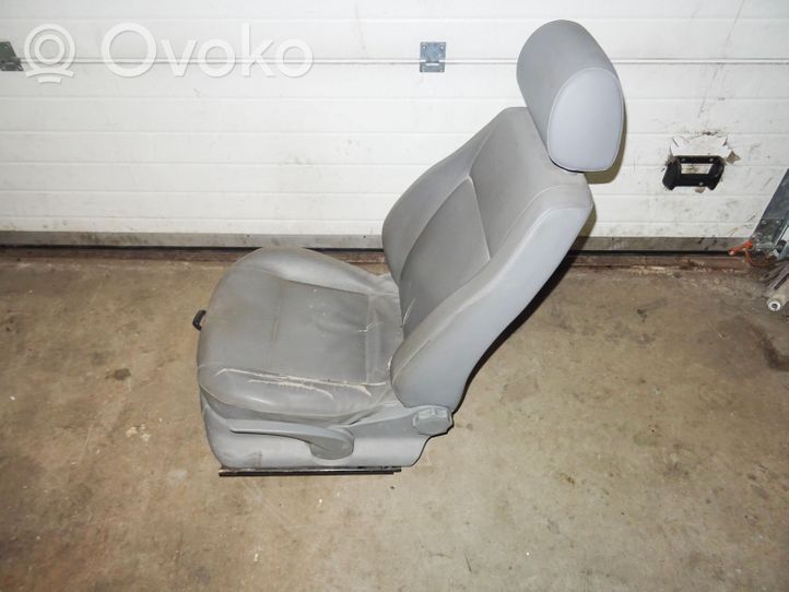 Volkswagen Caddy Sedile anteriore del conducente 2K0881105A