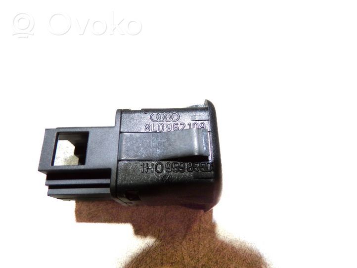 Audi A6 S6 C4 4A Interrupteur d'alarme 8L0962109