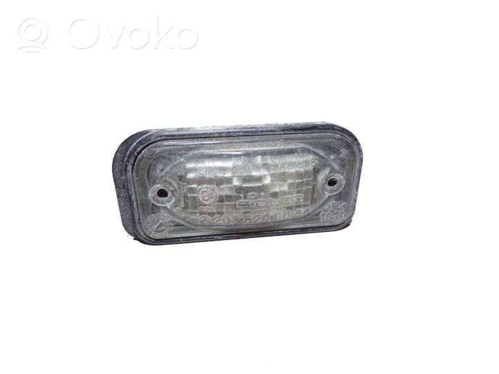 Mercedes-Benz C W203 Lampa oświetlenia tylnej tablicy rejestracyjnej 2038200066