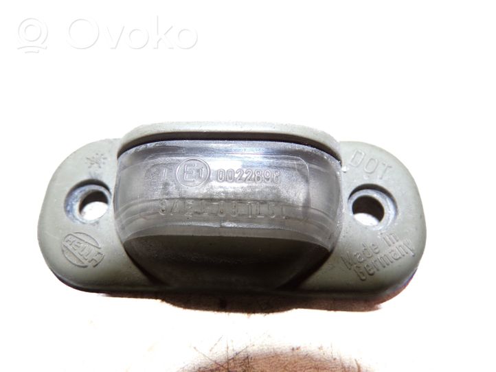 Audi 80 90 S2 B4 Lampa oświetlenia tylnej tablicy rejestracyjnej 0022898