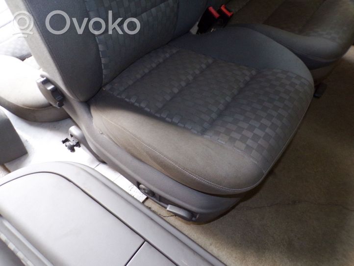 Audi A6 S6 C5 4B Salona daļu komplekts 4B0863979