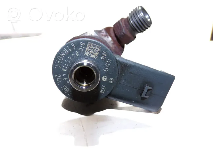 Volkswagen PASSAT B8 Fuel injector 04L130277AC