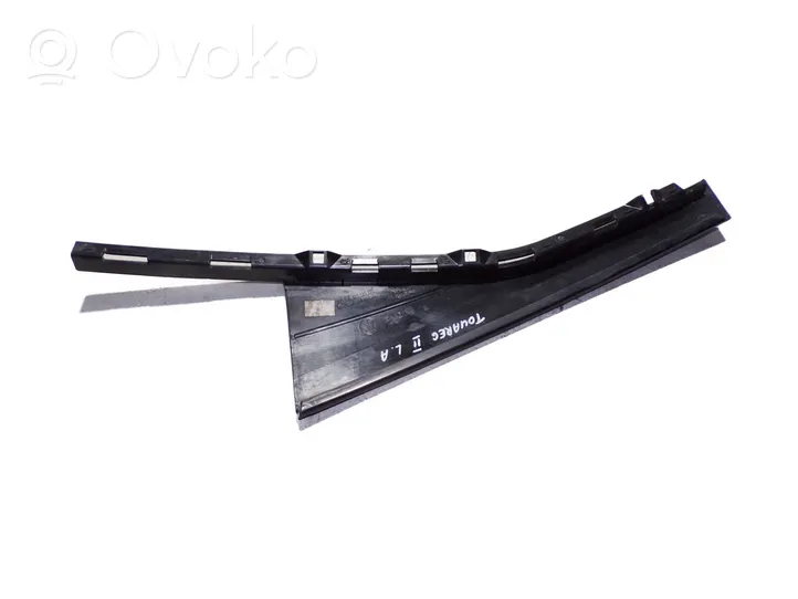 Volkswagen Touareg II Takaoven lasin muotolista 7P6839904