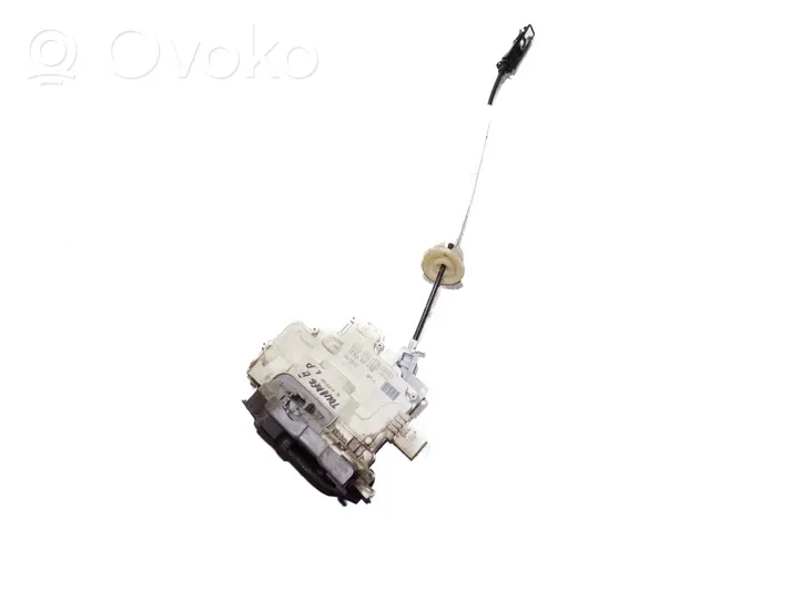 Volkswagen Touareg II Front door lock 8J1837016A