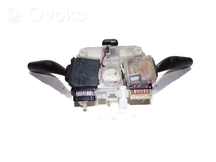 Subaru Legacy Leva/interruttore dell’indicatore di direzione e tergicristallo 83111AG10