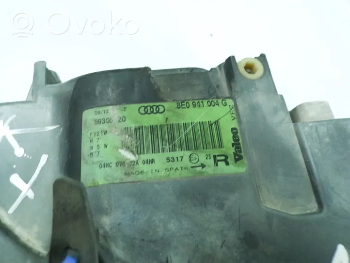 Audi A4 S4 B6 8E 8H Lampa przednia 8E0941004G