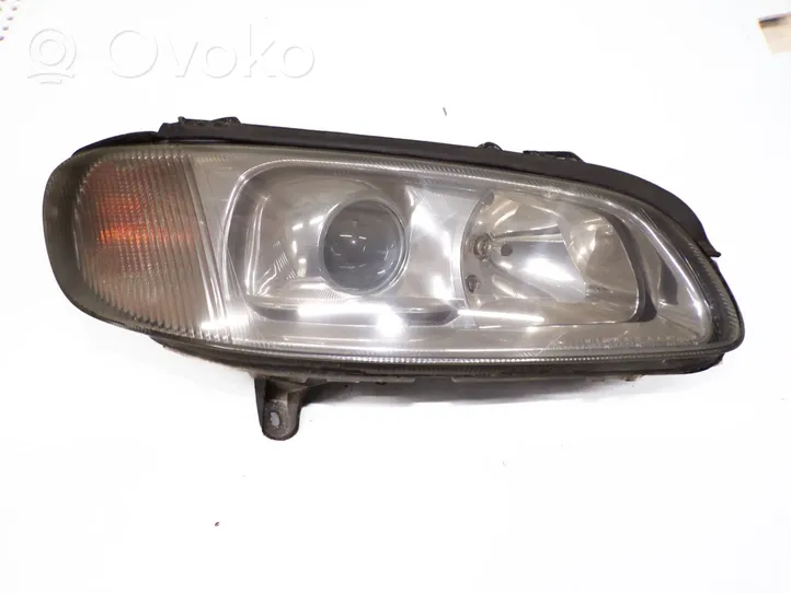 Opel Omega B1 Передняя фара 90566796