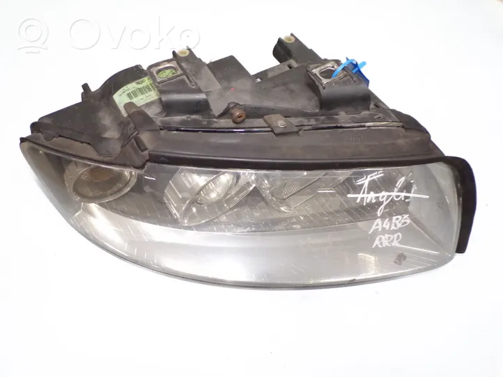 Audi A4 S4 B6 8E 8H Lampa przednia 8E0941004G