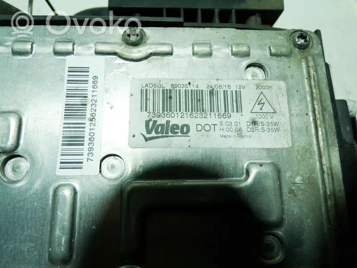 Volkswagen PASSAT B6 Lampa przednia 89312669