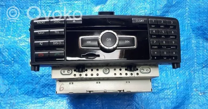 Mercedes-Benz SLK R172 Unité principale radio / CD / DVD / GPS A1729001912
