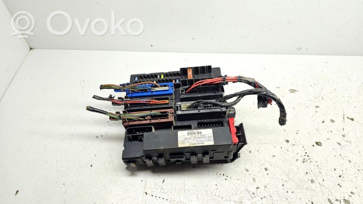 Opel Vectra C Module de fusibles 13189926