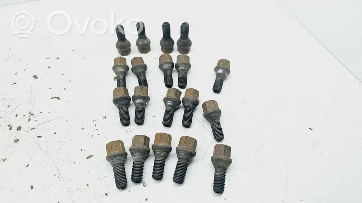 Opel Signum Nuts/bolts 