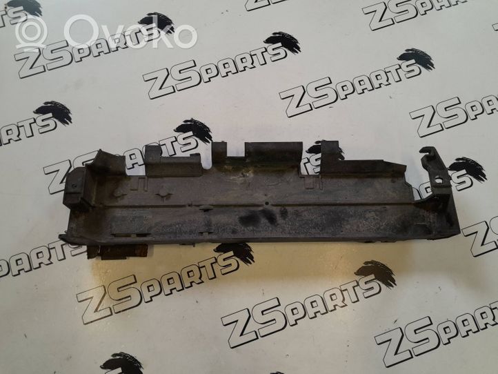 Land Rover Range Rover L322 Garniture de radiateur Pcn500070