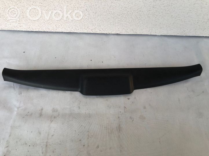 Toyota Verso Garniture de hayon 679390F020