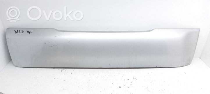 Toyota Yaris Verso Poszycie / Tapicerka tylnej klapy bagażnika 5261552020