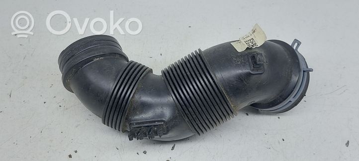 Audi Q2 - Turboahtimen ilmanoton letku 5Q0129654G