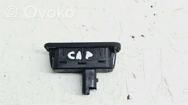 Renault Captur Przełącznik / Przycisk otwierania klapy bagażnika 8200076256