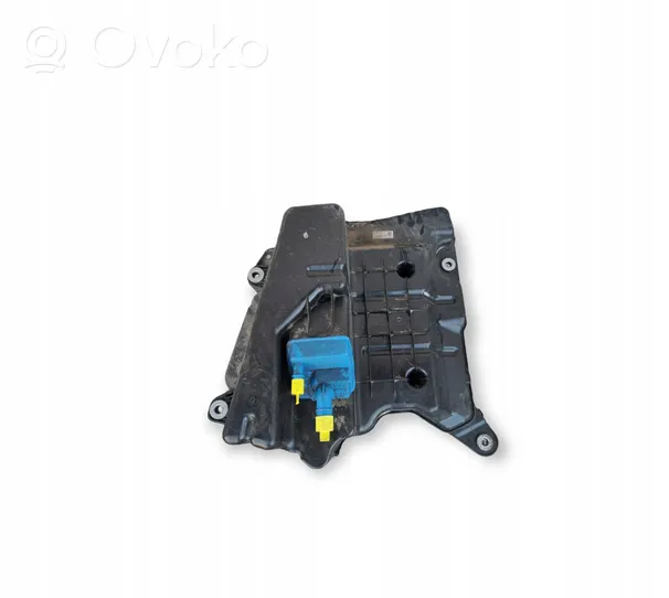 Audi A4 S4 B9 Réservoir de fluide AdBlue 8W0131878AQ