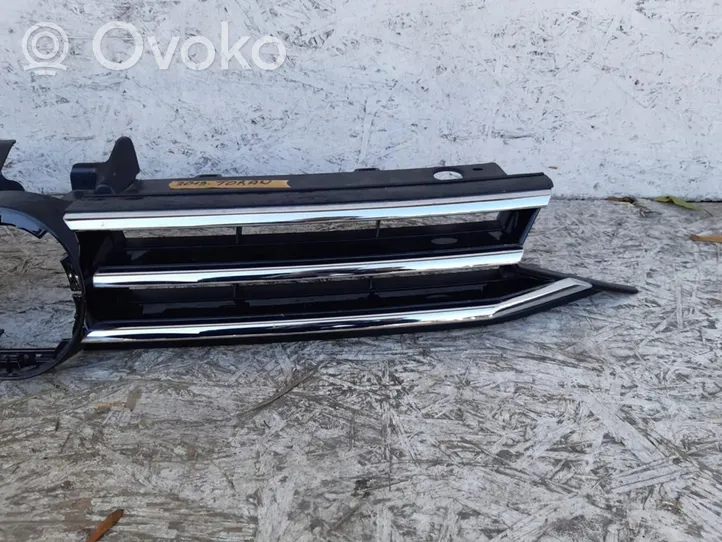 Volkswagen Touran III Grille calandre supérieure de pare-chocs avant 5TA853651H