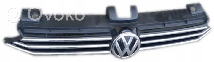 Volkswagen Touran III Grotelės viršutinės 