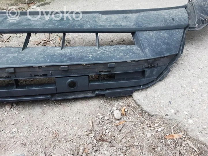 Volkswagen Touareg III Borde del parachoques delantero 760807061G