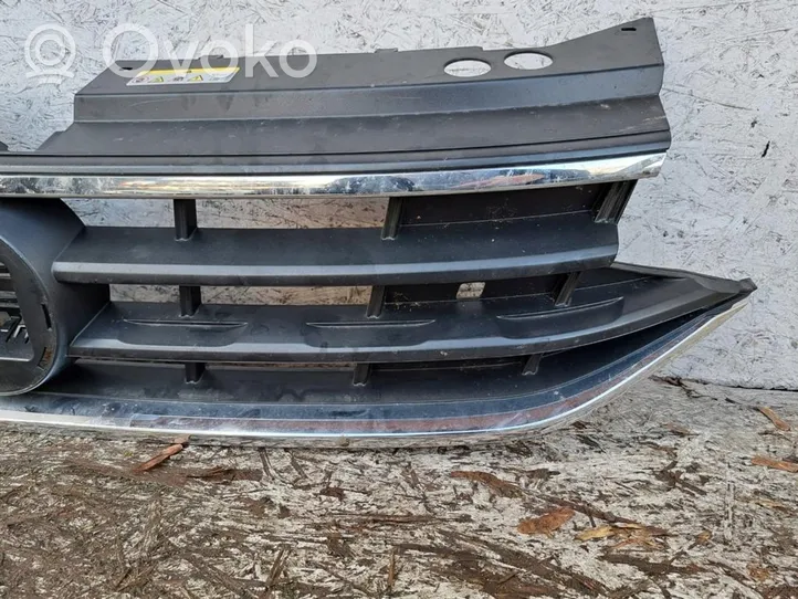 Volkswagen Tiguan Etupuskurin ylempi jäähdytinsäleikkö 5NA853653