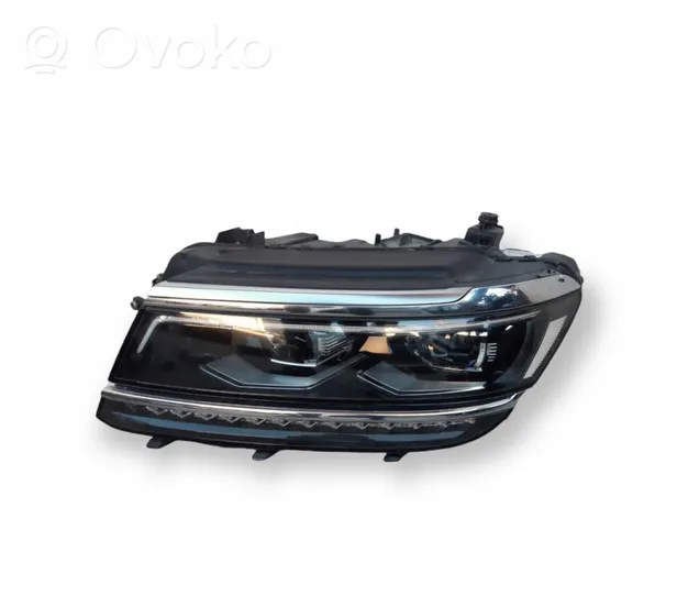 Volkswagen Tiguan Lampa przednia 5NB941081A