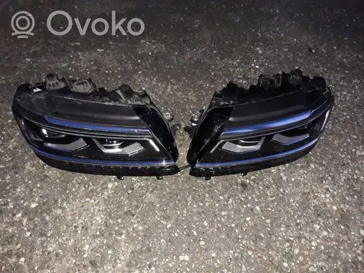 Volkswagen Tiguan Lampy przednie / Komplet 