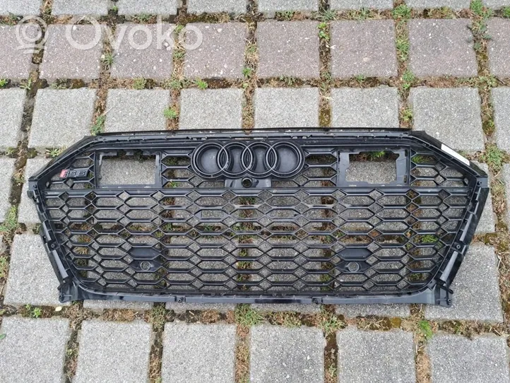 Audi RS6 C8 Grotelės viršutinės 4K8853651F