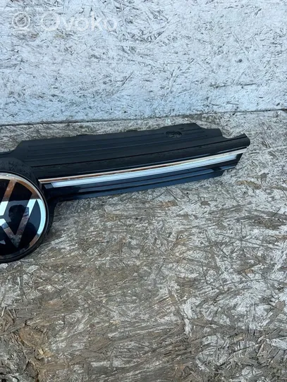 Volkswagen Golf VIII Grille calandre supérieure de pare-chocs avant 5H0853651S