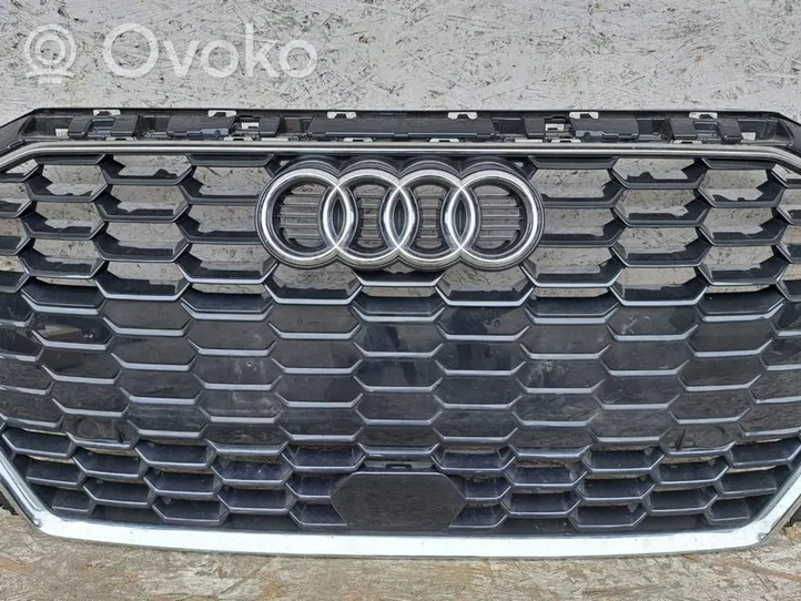 Audi A3 8Y Maskownica / Grill / Atrapa górna chłodnicy 8Y0853651A