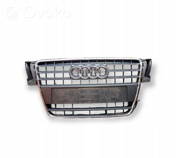 Audi A5 8T 8F Etupuskurin ylempi jäähdytinsäleikkö 8T0853651E