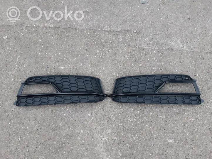 Audi A5 8T 8F Grille inférieure de pare-chocs avant 8T0807682K