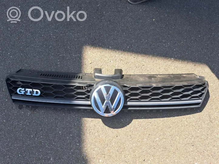 Volkswagen Golf VII Atrapa chłodnicy / Grill 5G0853653J