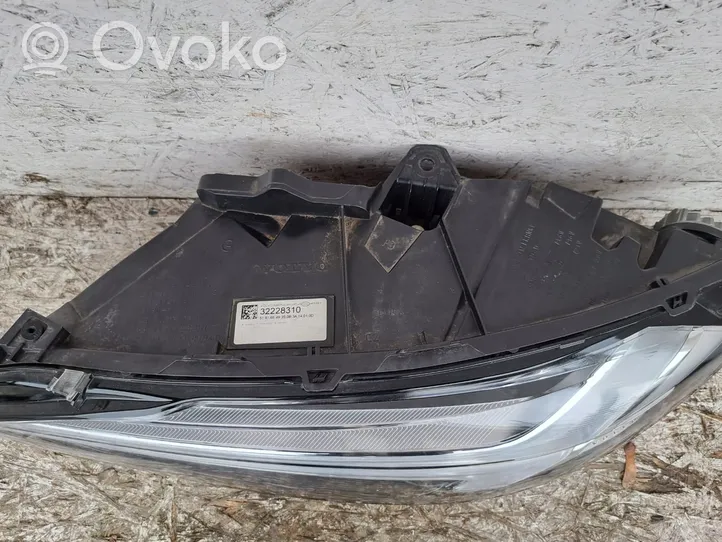 Volvo S90, V90 Faro/fanale 32228310