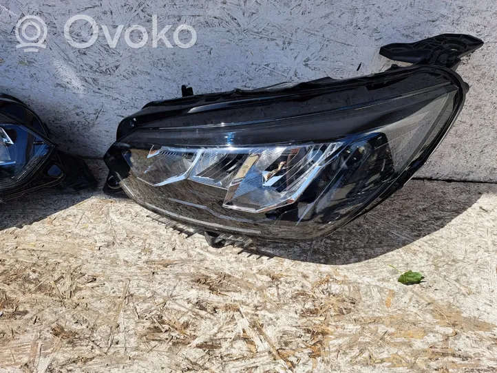 Peugeot 208 Lampy przednie / Komplet 73313327