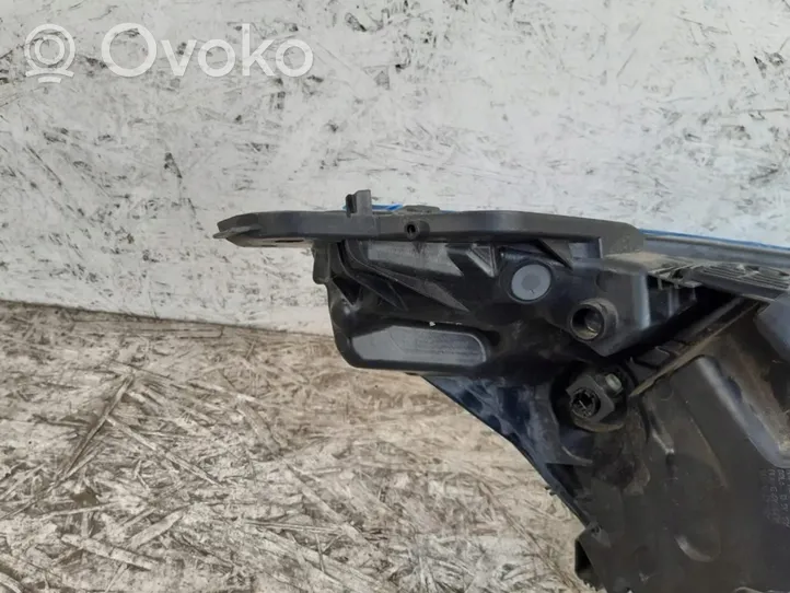 Ford S-MAX Lampa przednia 90076253