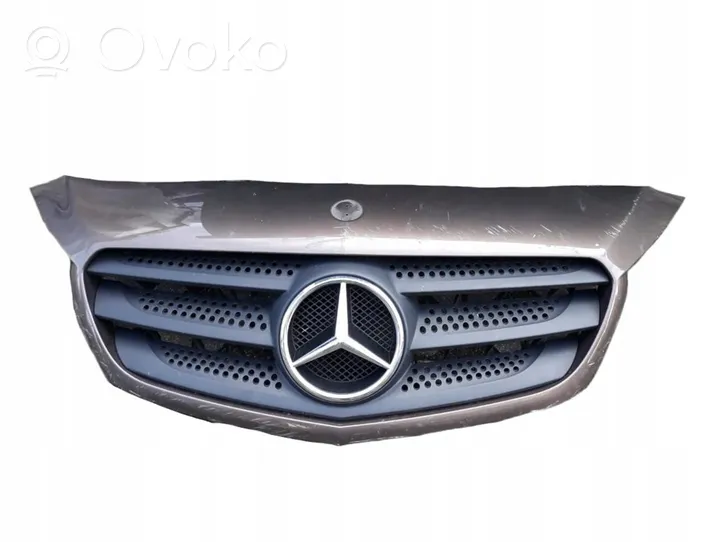 Mercedes-Benz Citan W415 Etupuskurin ylempi jäähdytinsäleikkö A4158880023