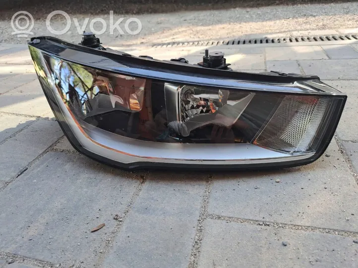 Audi A1 Lampa przednia 8XA941004