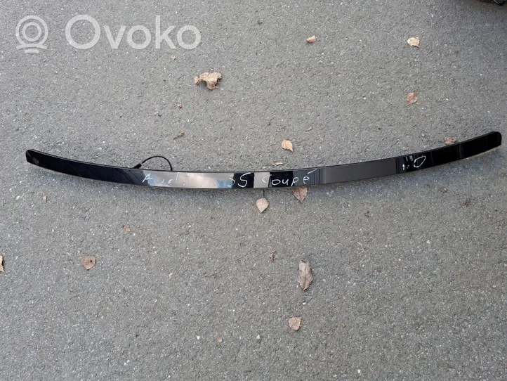 Audi A5 Trzecie światło stop 8W6945097