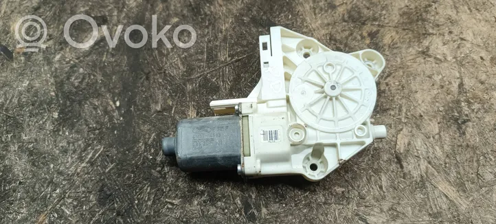 Ford Focus Varikliukas priekinio langų pakėlėjo 4M5T14453