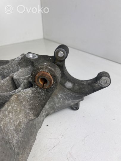 Audi A4 S4 B8 8K Supporto di montaggio della pompa del servosterzo 059145169AE