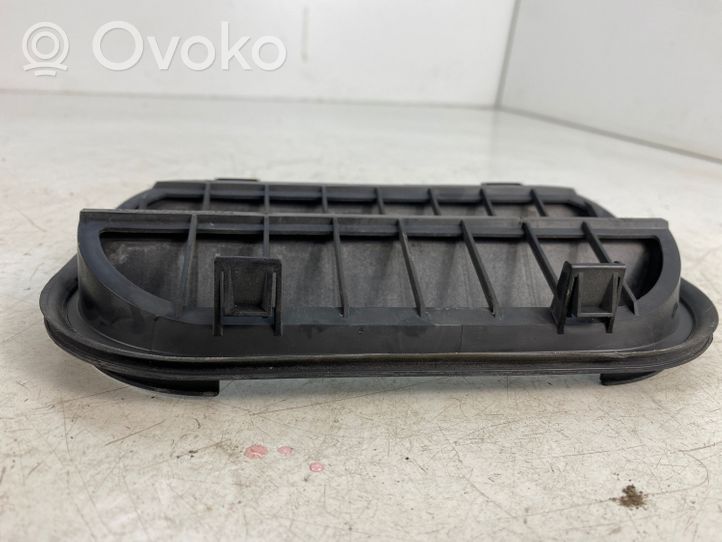 Volkswagen PASSAT B8 Kratka wentylacyjna pod zderzakiem tylnym 6R0819465A