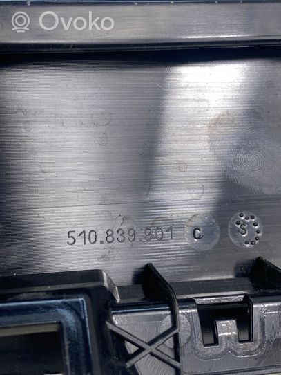 Volkswagen Golf Sportsvan Listwa / Uszczelka szyby drzwi tylnych 510839901