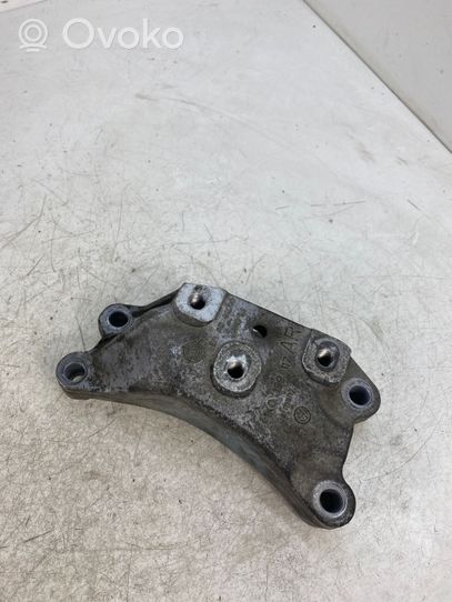 Volkswagen Tiguan Supporto di montaggio scatola del cambio 1K0199117AR