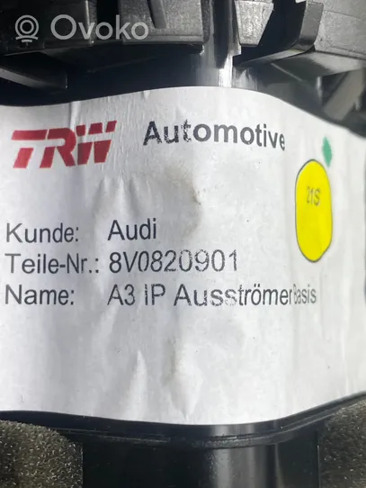 Audi A3 S3 8V Kojelaudan sivutuuletussuuttimen kehys 8V0820901